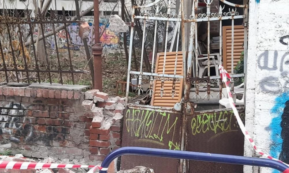 Τραγωδία στη Λάρισα: Τοίχος έπεσε και σκότωσε νεαρό άνδρα